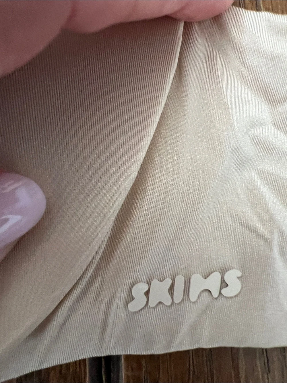 SKIMS Nude Wireless Padded T-shirt Bra 36C EUC - Picture 2 of 4
